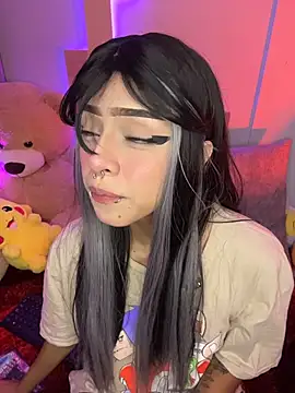 Taylor  0 online show from April 8, 1:35 pm