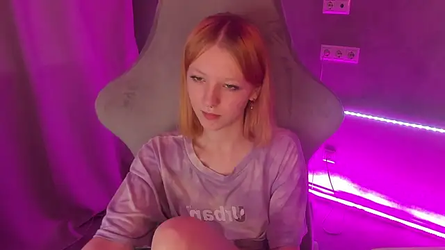 Emma Dusk online show from July 13, 2:12 am