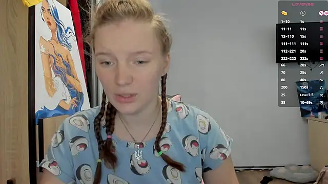 Snapshot of Mary_Blu chatting on October 6, 9:04 am Mary Blu online show from October 6, 9:04 am