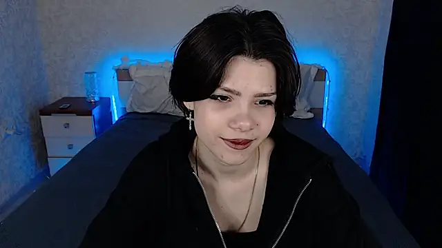 llittle-peachh online show from March 18, 5:18 pm