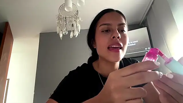 BrittneyBendler online show from March 4, 9:10 pm