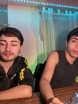 Lucasss2204 online show from April 22, 4:53 am