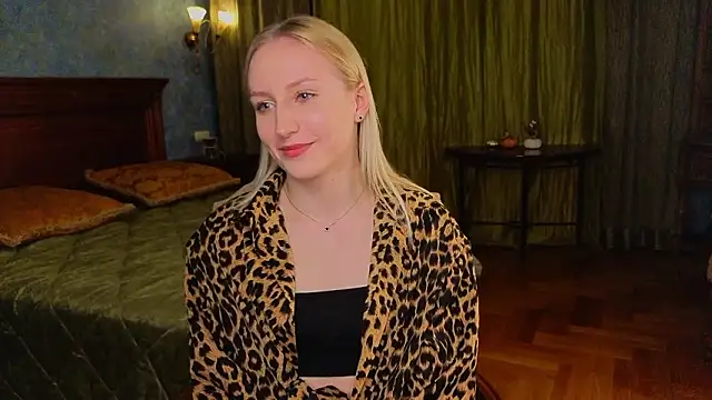 CatarinaGulla online show from March 9, 3:04 pm