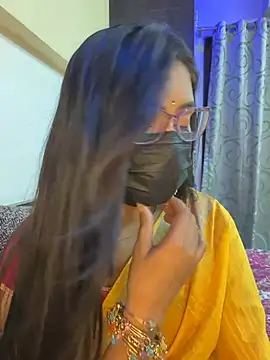 nikki catz online show from April 2, 6:05 pm