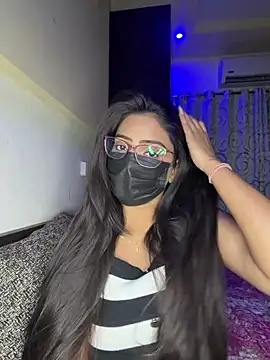 nikki catz online show from April 7, 4:09 pm