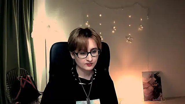 LixeLuna online show from March 28, 6:13 am