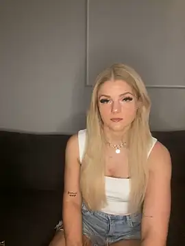 Luna-Noire online show from March 6, 6:03 pm