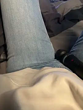 aleexii s online show from March 4, 7:20 pm