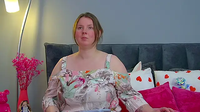 MelodyMoores online show from April 18, 7:55 am