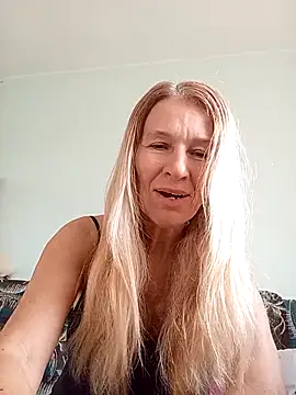 ViktoriaSexi1 online show from March 8, 5:44 am