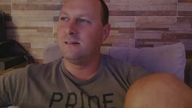 lustonfan online show from April 11, 8:23 pm