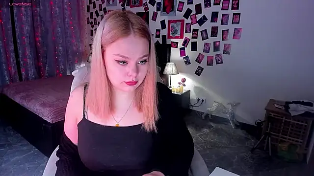 AmeliaMerris online show from March 31, 8:31 pm