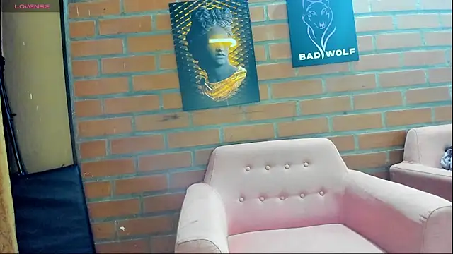 Badwolf818  online show from April 17, 9:00 am
