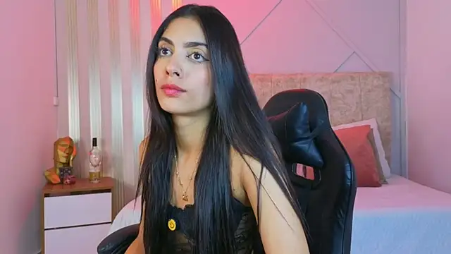 j belle  online show from April 5, 2:27 pm