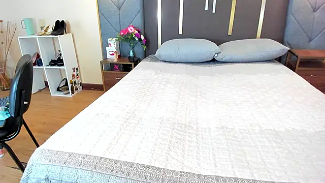 SofiiMontes online show from April 6, 12:06 pm