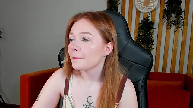 ElinaVale online show from June 19, 5:11 am