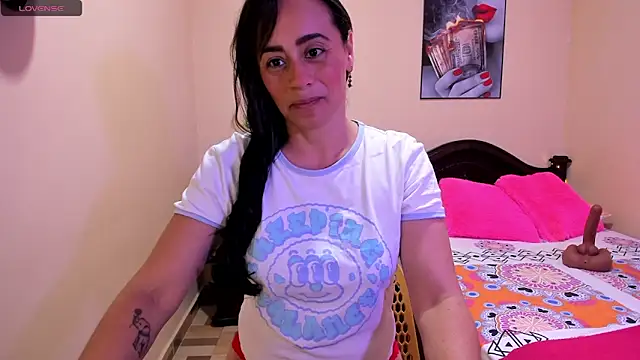 sara florez12 online show from April 14, 11:21 am