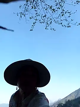 Yellow-pink online show from April 12, 10:07 am