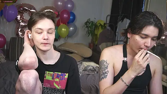 Badtwinkboys online show from March 15, 7:10 am