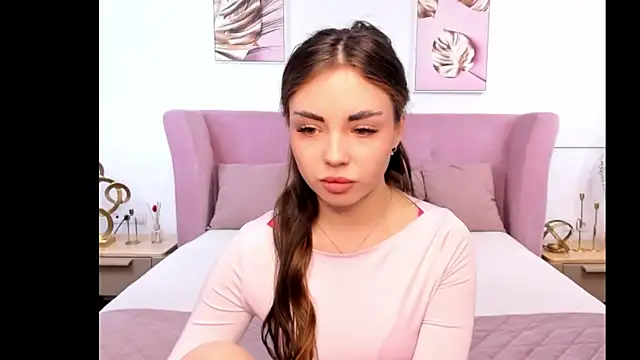 MyEvelin online show from April 6, 3:39 am