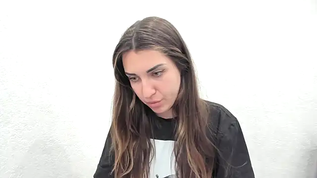 summmmersky1 online show from March 9, 6:22 pm