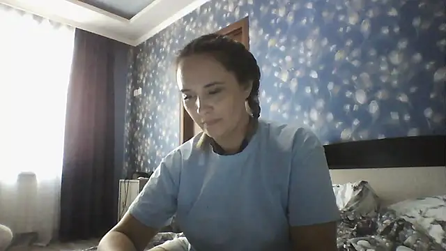 Alisa07qw online show from June 1, 5:31 am