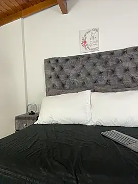 anaiscooper online show from March 27, 11:33 am