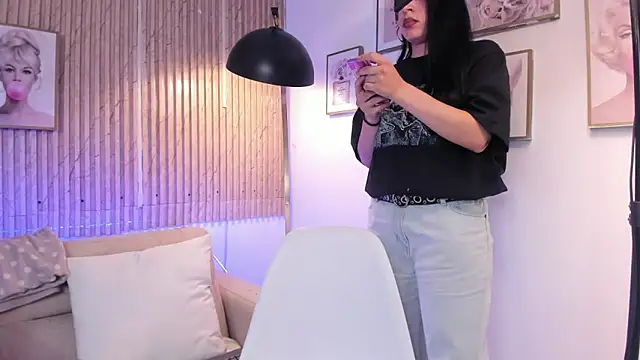 Zoey monroe online show from April 14, 1:11 pm