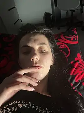 Oliviyaa kiss  online show from March 10, 11:53 pm