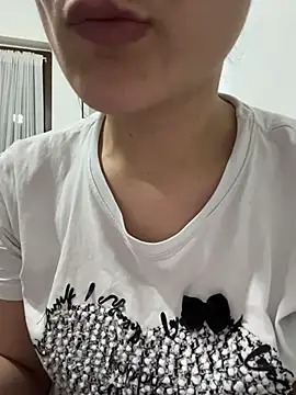 ateslibuse06 online show from March 29, 10:31 pm