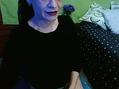  Alexandra Jones online show from April 6, 4:46 am