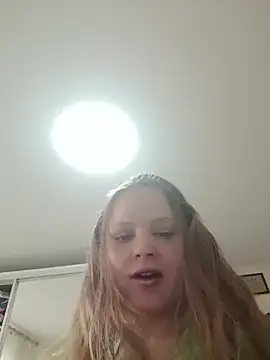 -BeverlyHills- online show from April 19, 8:25 am