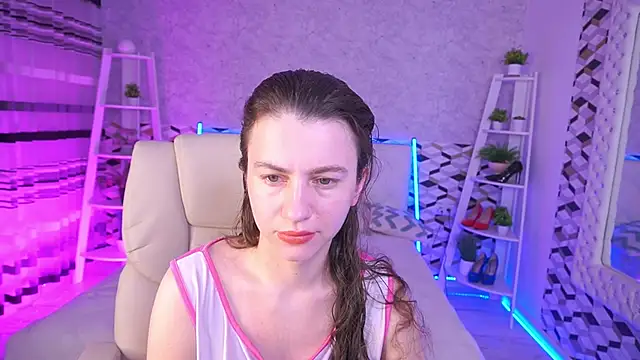LittleJulii online show from May 27, 4:09 am