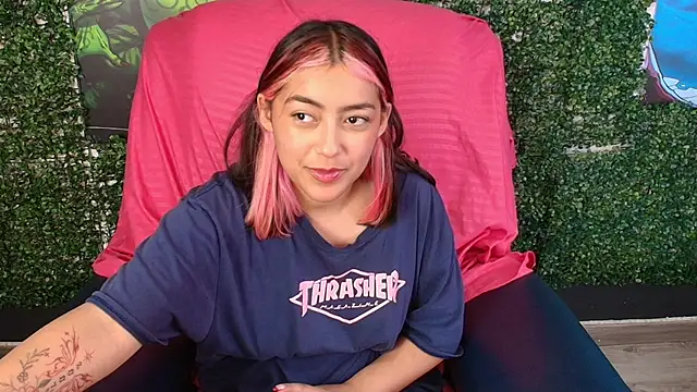 PinkyyPieee  online show from March 28, 3:44 pm