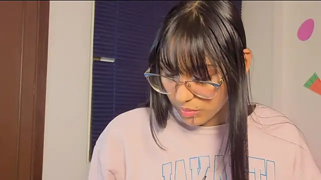 PaulaCutexs online show from April 22, 5:04 am