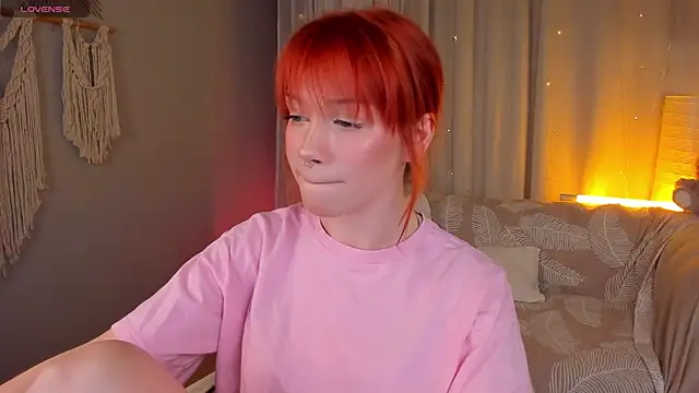 lisa sunny  online show from April 25, 4:59 pm