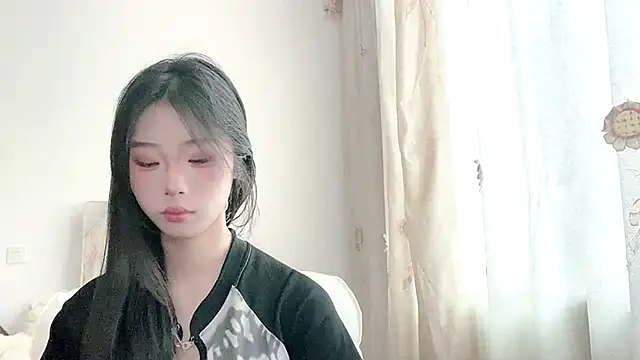 yiyibaby2026 online show from May 13, 2:28 am
