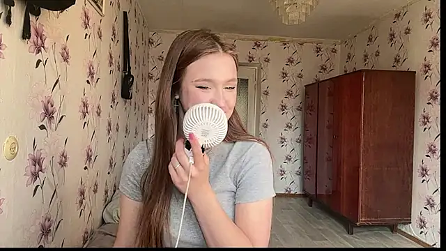 AnnaWasp online show from March 28, 8:36 am