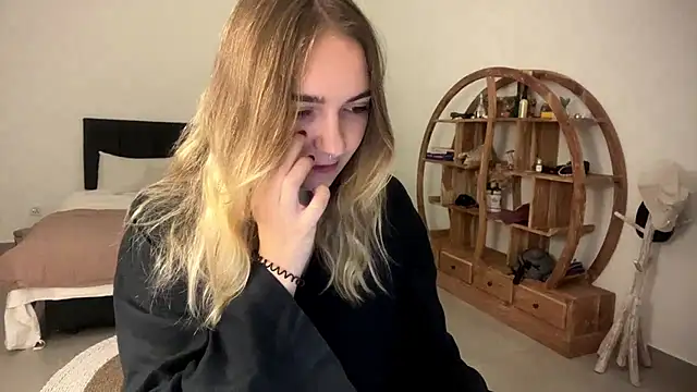 RoxyWet online show from March 27, 7:25 pm