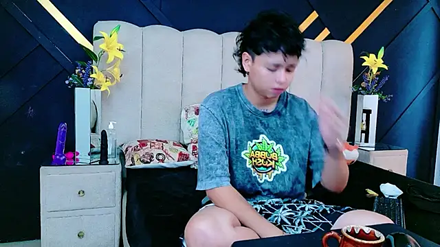 NikiEvanz online show from May 5, 7:39 pm
