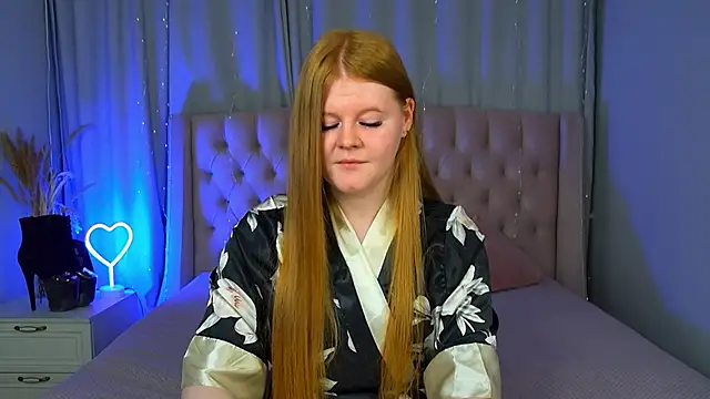 JessicaEmber online show from May 4, 5:00 am