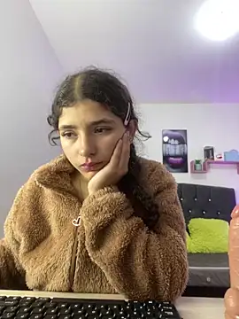 LINDA EF online show from April 24, 1:03 pm