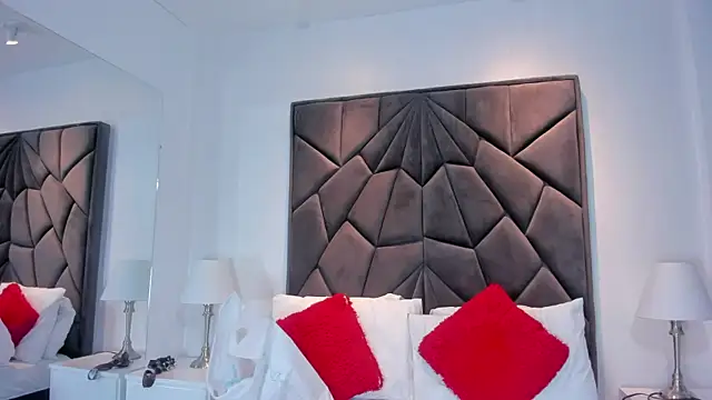 Amelie Fabulous  online show from March 22, 11:38 am