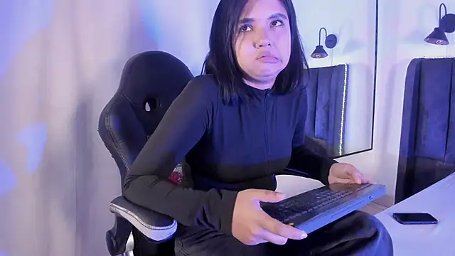 selena  smith1 online show from April 20, 5:32 am