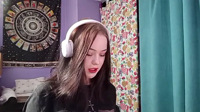 OneMomentPunch online show from March 15, 12:40 pm