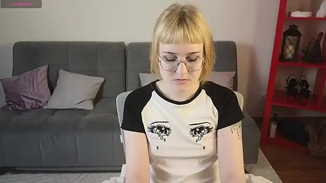 TheaQuill online show from May 14, 6:36 pm