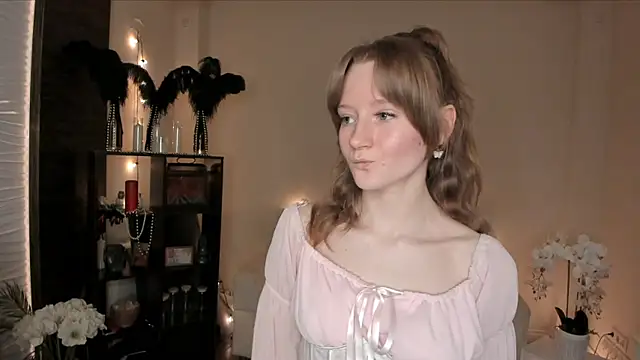 MalloryGray online show from April 4, 3:55 pm