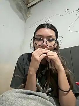 sofiagos online show from April 7, 4:47 am