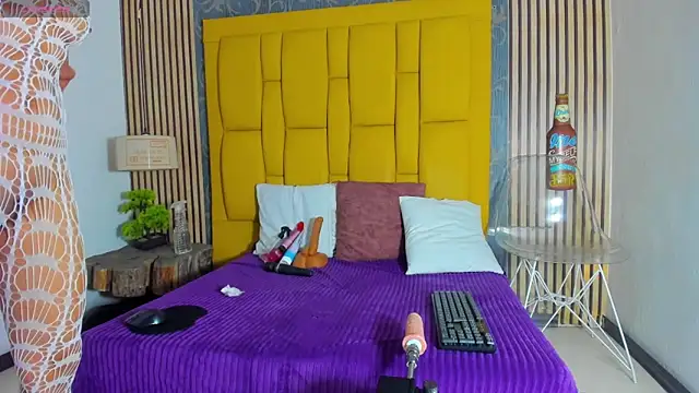  karlaruso online show from April 22, 1:08 pm