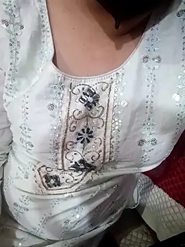 Gujju bhabhi69 online show from May 4, 7:28 pm